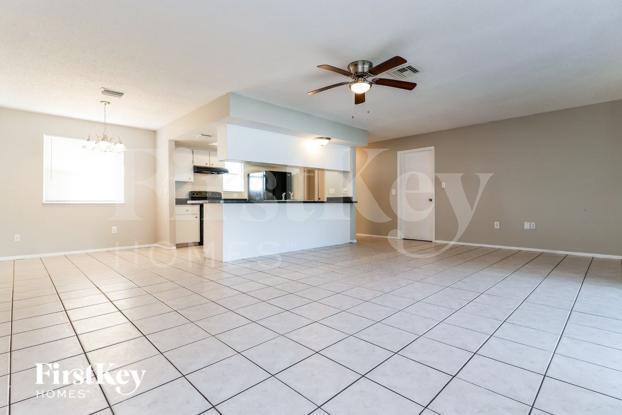 7704 Riverdale Dr - Photo 3 of 16