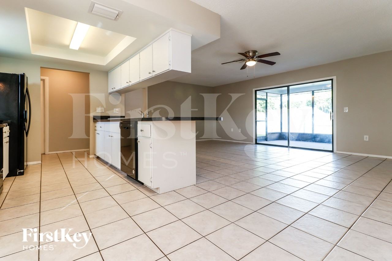 7704 Riverdale Dr - Photo 5 of 16
