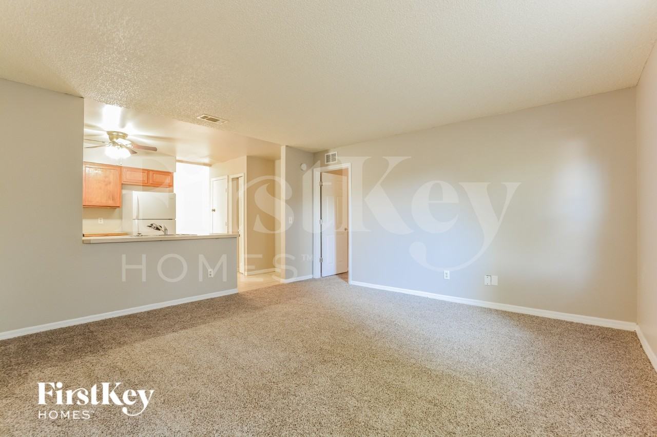 710 Leeward Dr - Photo 5 of 16