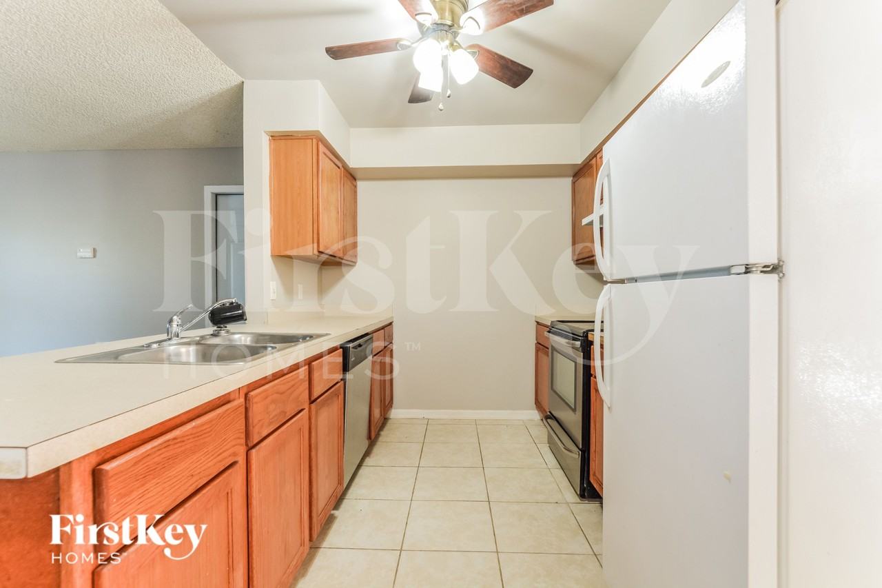 710 Leeward Dr - Photo 7 of 16