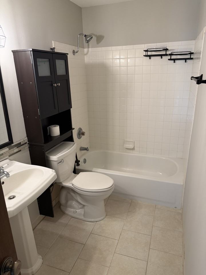 5622 S 110th Cir - Photo 2 of 15