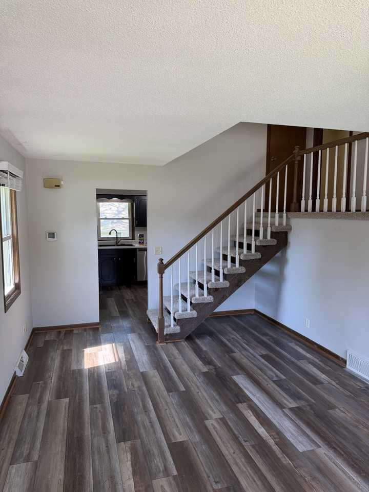5622 S 110th Cir - Photo 5 of 15