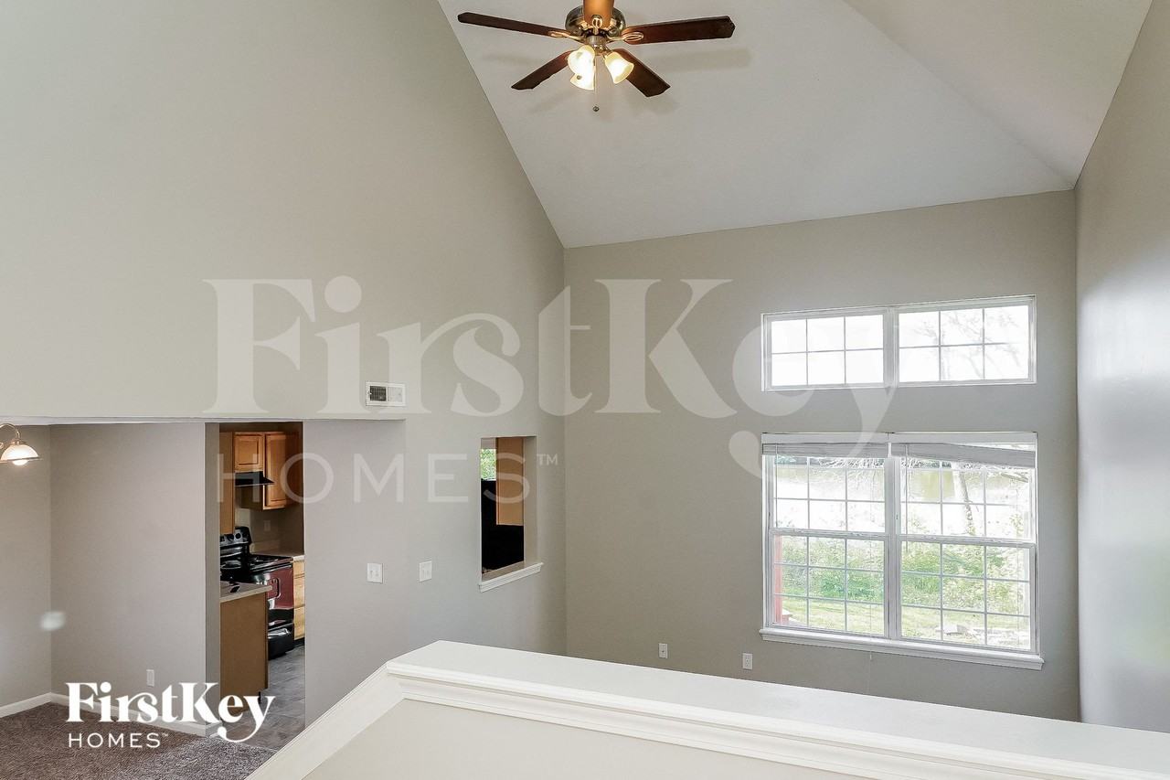 6735 Ossington Dr - Photo 4 of 15
