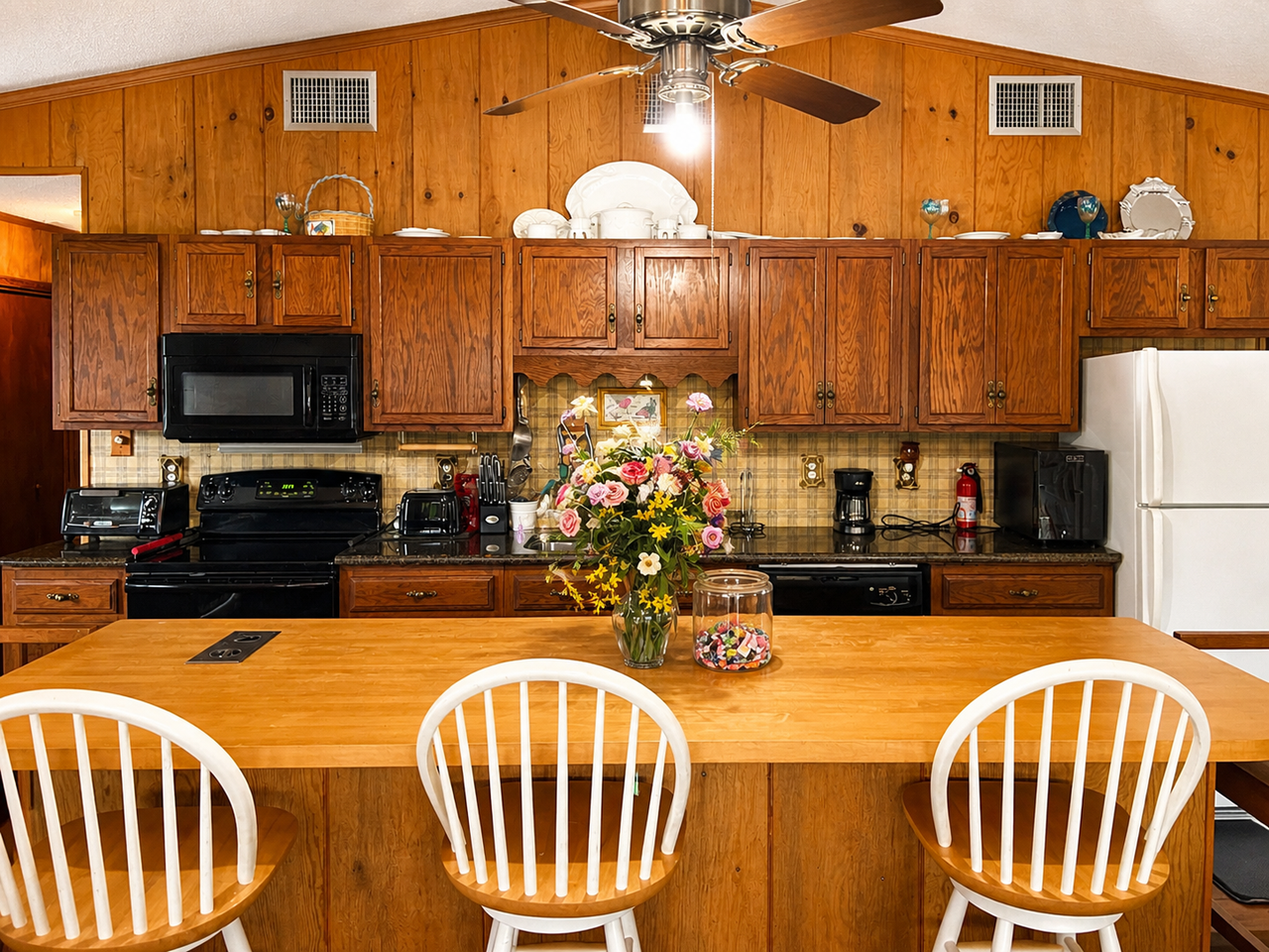 8153 Bryants Landing Rd - Photo 2 of 15