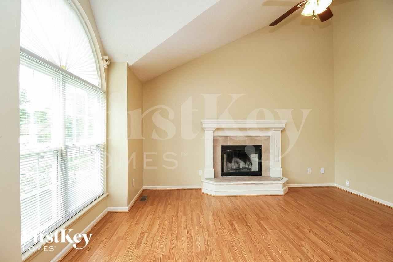 6713 S Brookside Rd - Photo 3 of 15