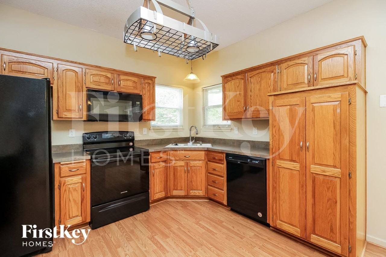 6713 S Brookside Rd - Photo 5 of 15