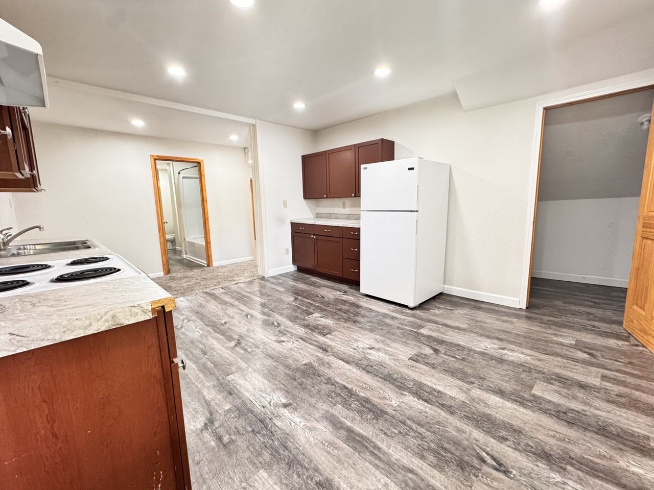 207 E Wate St #A - Photo 2 of 7