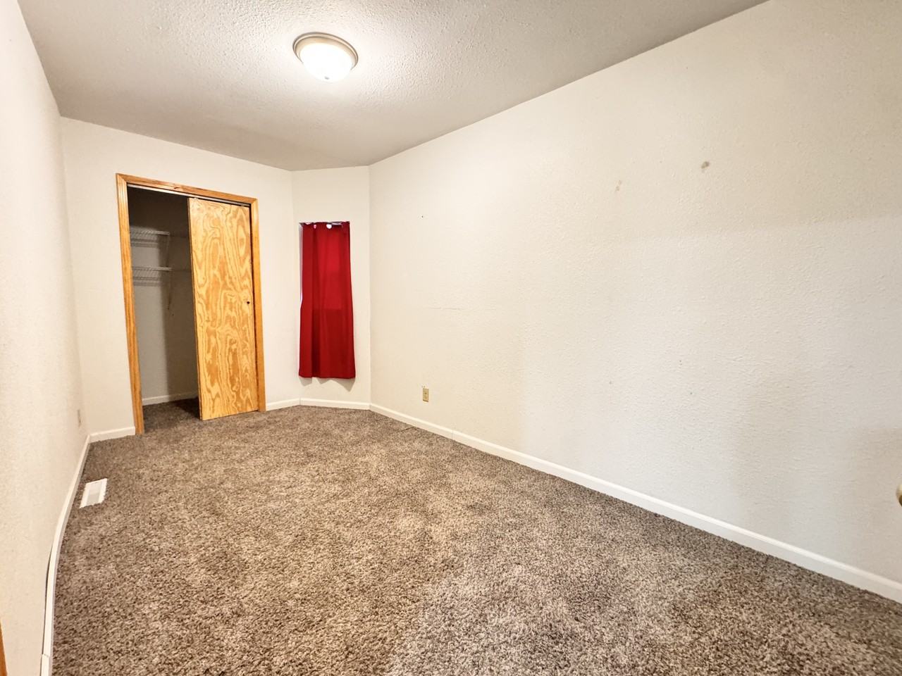 207 E Wate St #A - Photo 3 of 7