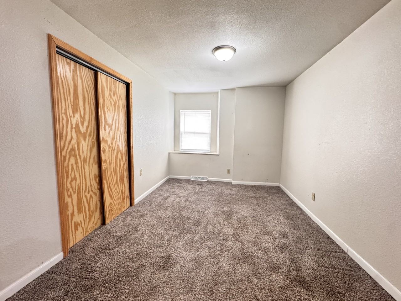 207 E Wate St #A - Photo 6 of 7
