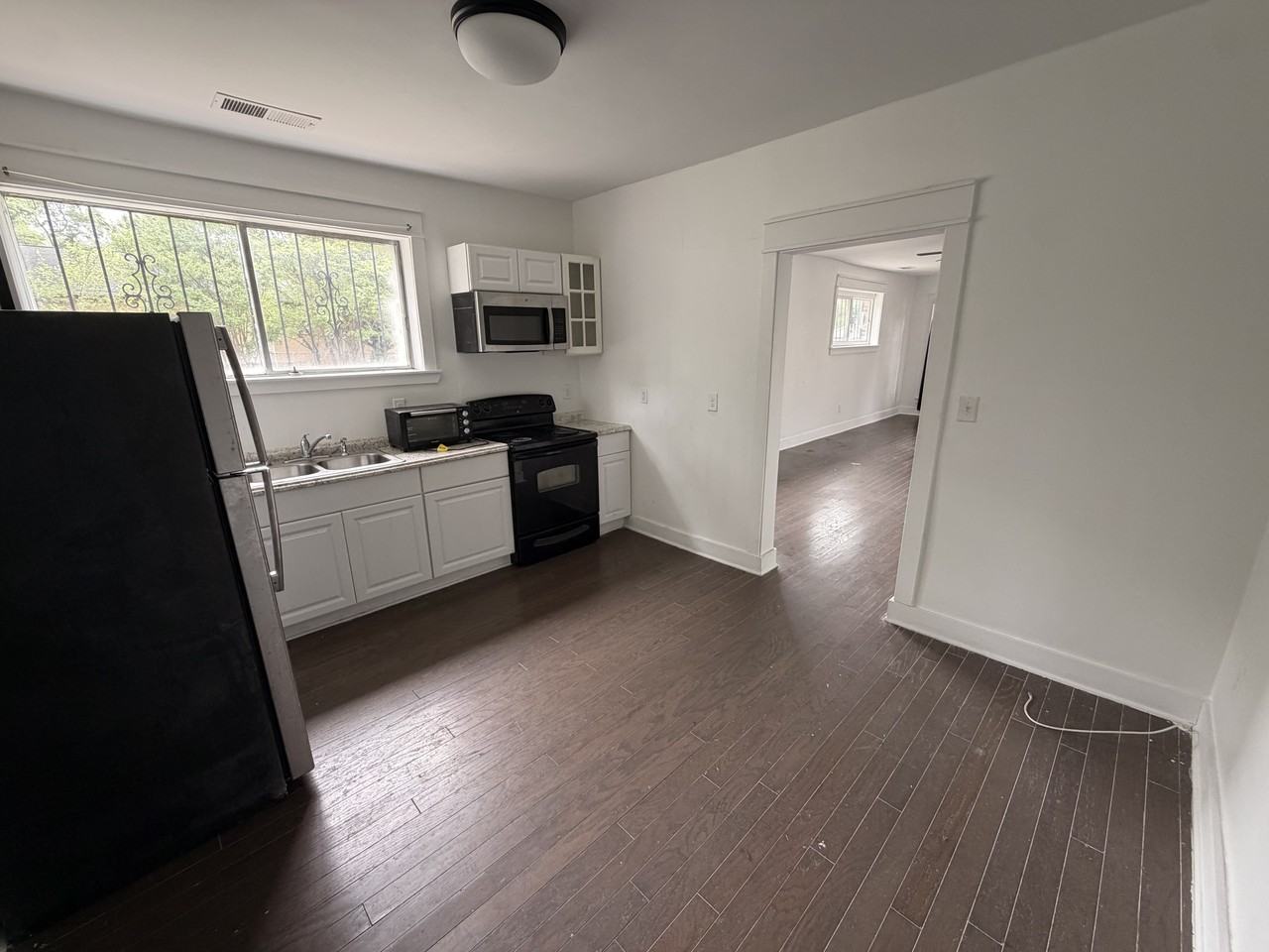 451 2nd Ave N - Photo 5 of 10