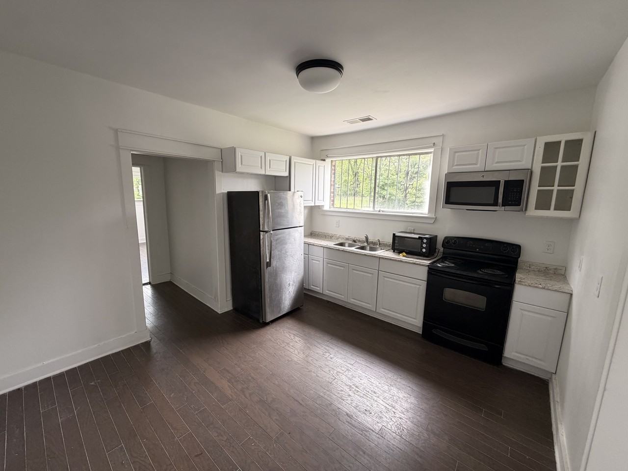 451 2nd Ave N - Photo 6 of 10