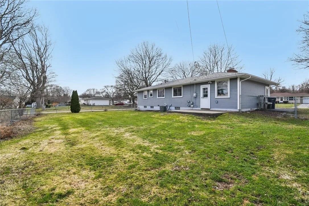 130 N Park Dr - Photo 3 of 16