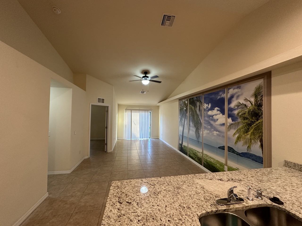 706 Se 4th Ter - Photo 4 of 16