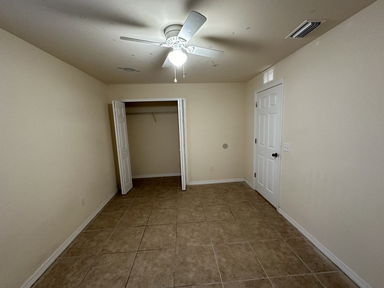 706 Se 4th Ter - Photo 6 of 16