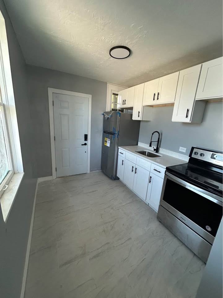 669 Avenue B Nw #1 - Photo 3 of 15