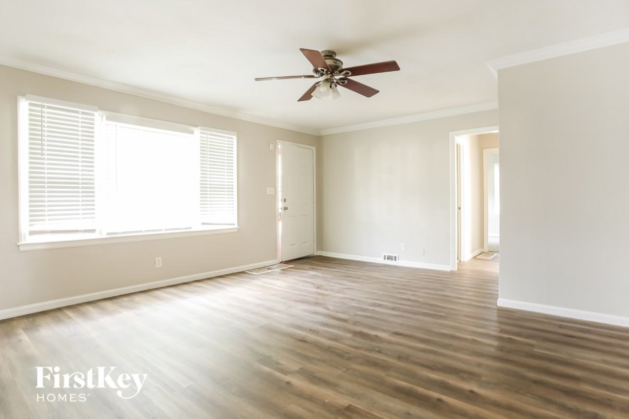 6004 Farley Ave - Photo 3 of 15