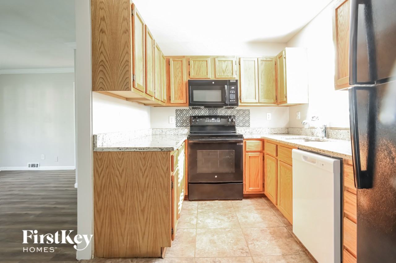 6004 Farley Ave - Photo 4 of 15