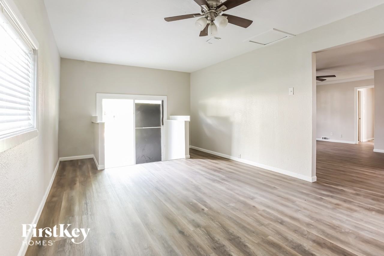 6004 Farley Ave - Photo 7 of 15