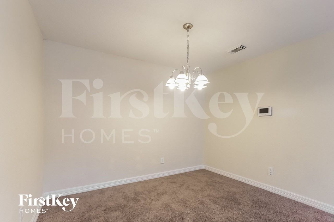 5706 Fullgarden Ct - Photo 5 of 15