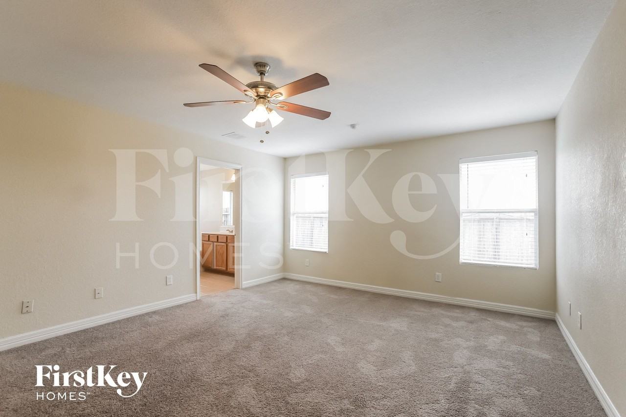 5706 Fullgarden Ct - Photo 7 of 15