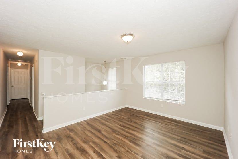 5692 Norman Ct - Photo 4 of 16