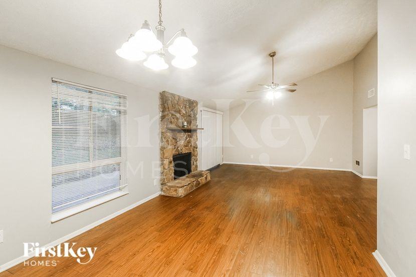 5361 Martins Crossing Rd - Photo 4 of 16