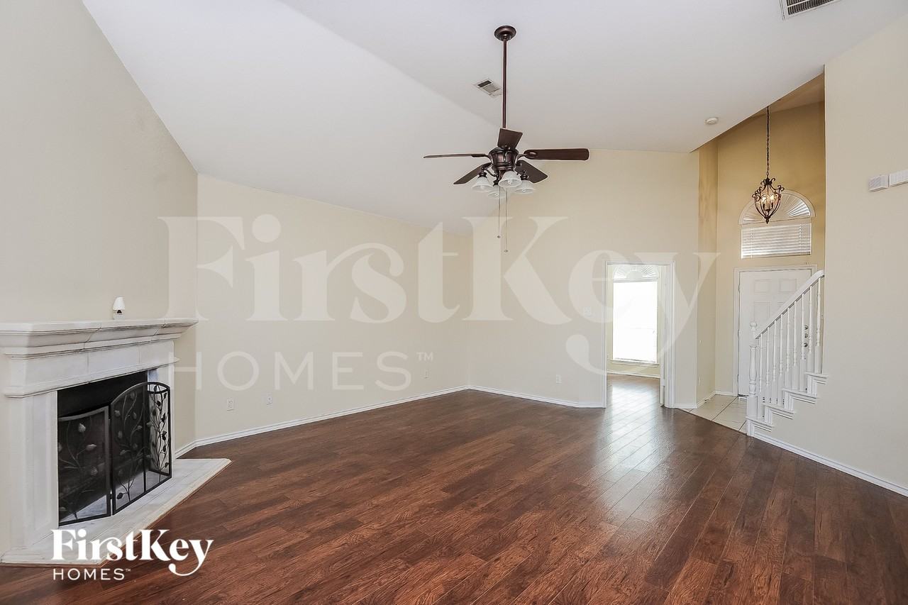 5108 Parkplace Dr - Photo 3 of 16
