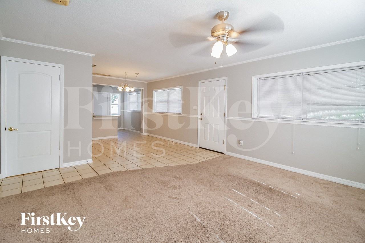 510 Connecticut Ave - Photo 3 of 15