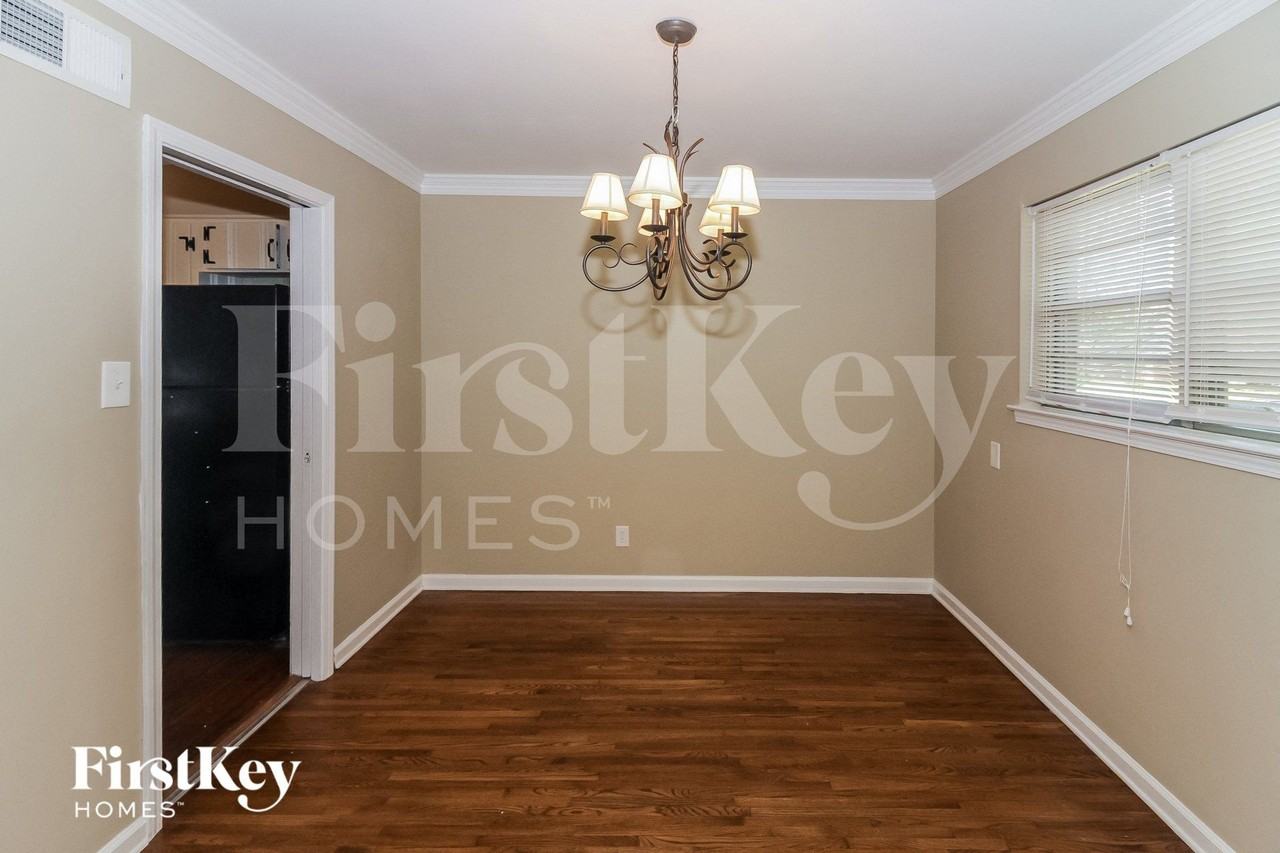 5055 Woodlark Ave - Photo 5 of 15