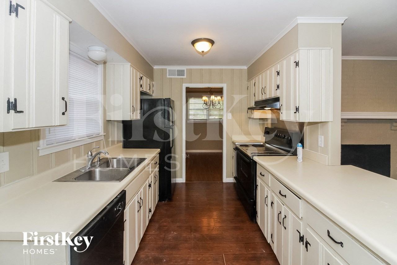 5055 Woodlark Ave - Photo 6 of 15