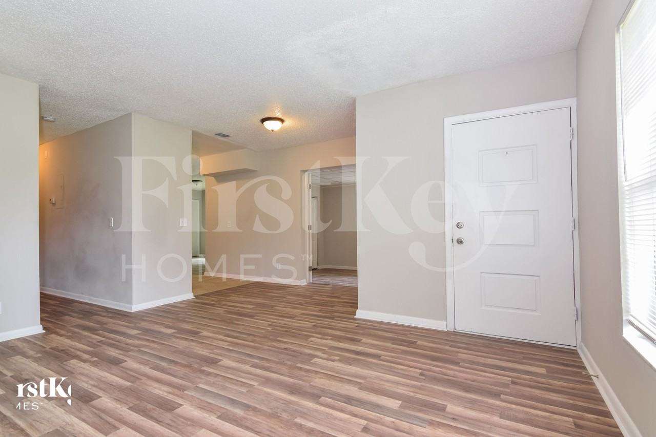 500 Brenda Dr - Photo 4 of 16