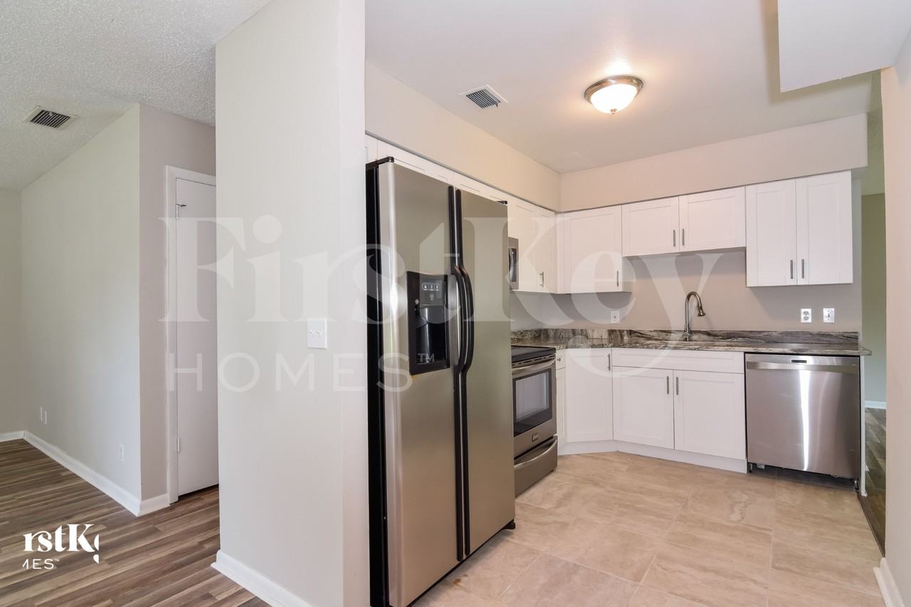 500 Brenda Dr - Photo 6 of 16