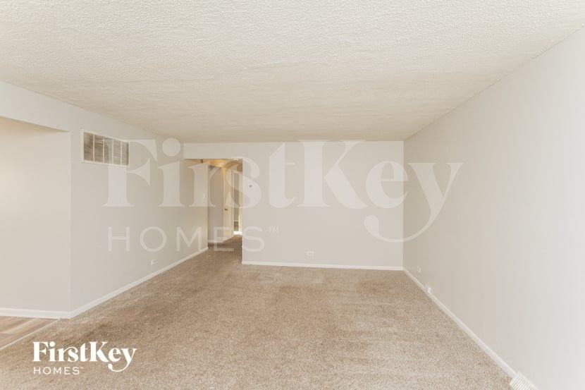 3952 153rd St - Photo 3 of 15