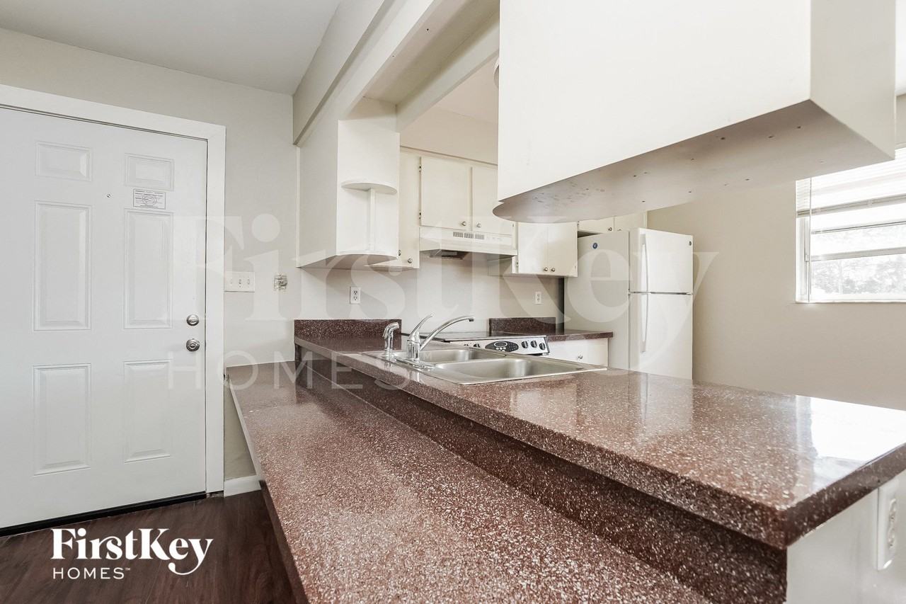 3532 Brink Cir - Photo 6 of 15