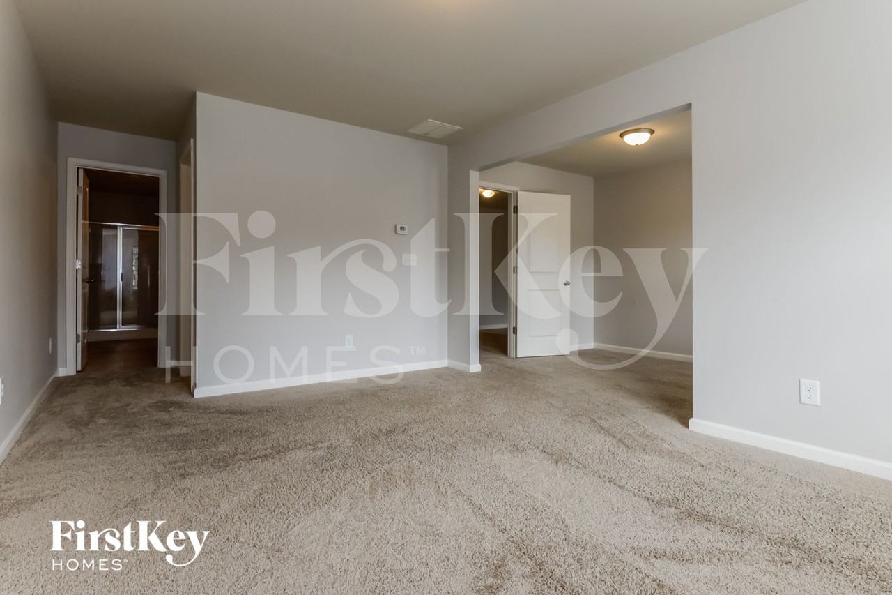 349 Rankin Cir - Photo 5 of 15