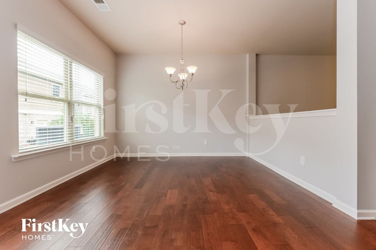 349 Rankin Cir - Photo 6 of 15