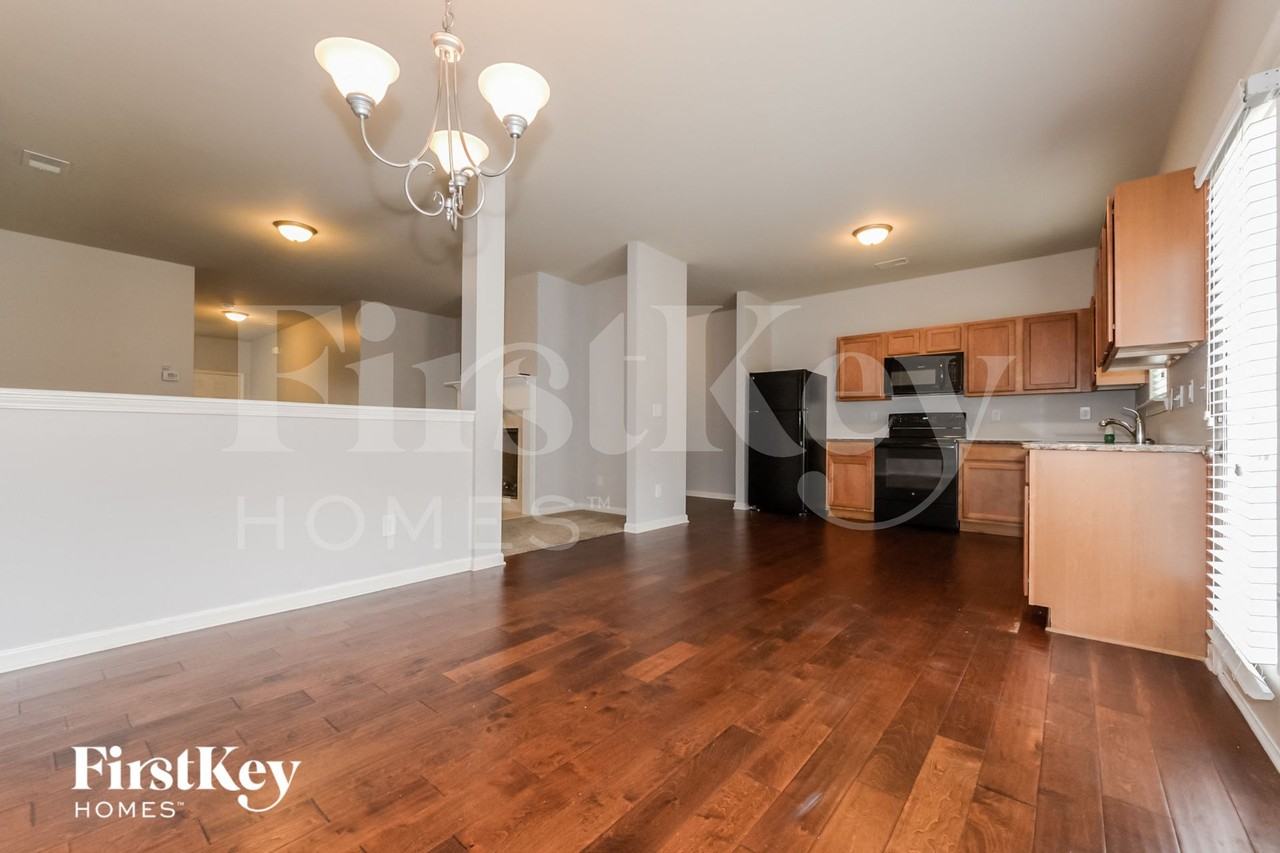 349 Rankin Cir - Photo 7 of 15