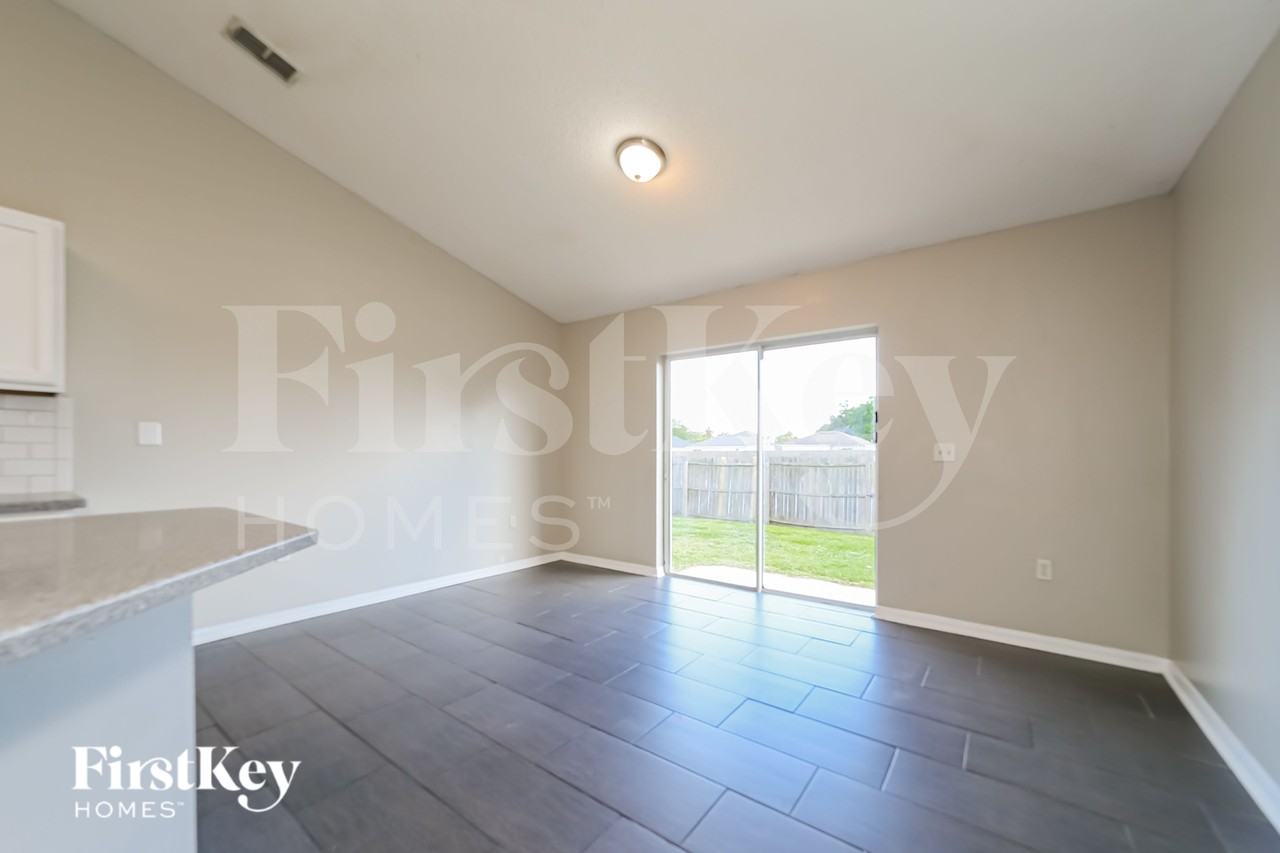 3413 Alec Dr - Photo 4 of 16