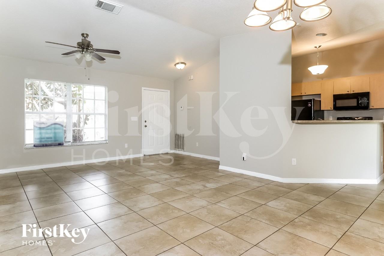 3201 Sw Collings Dr - Photo 4 of 16