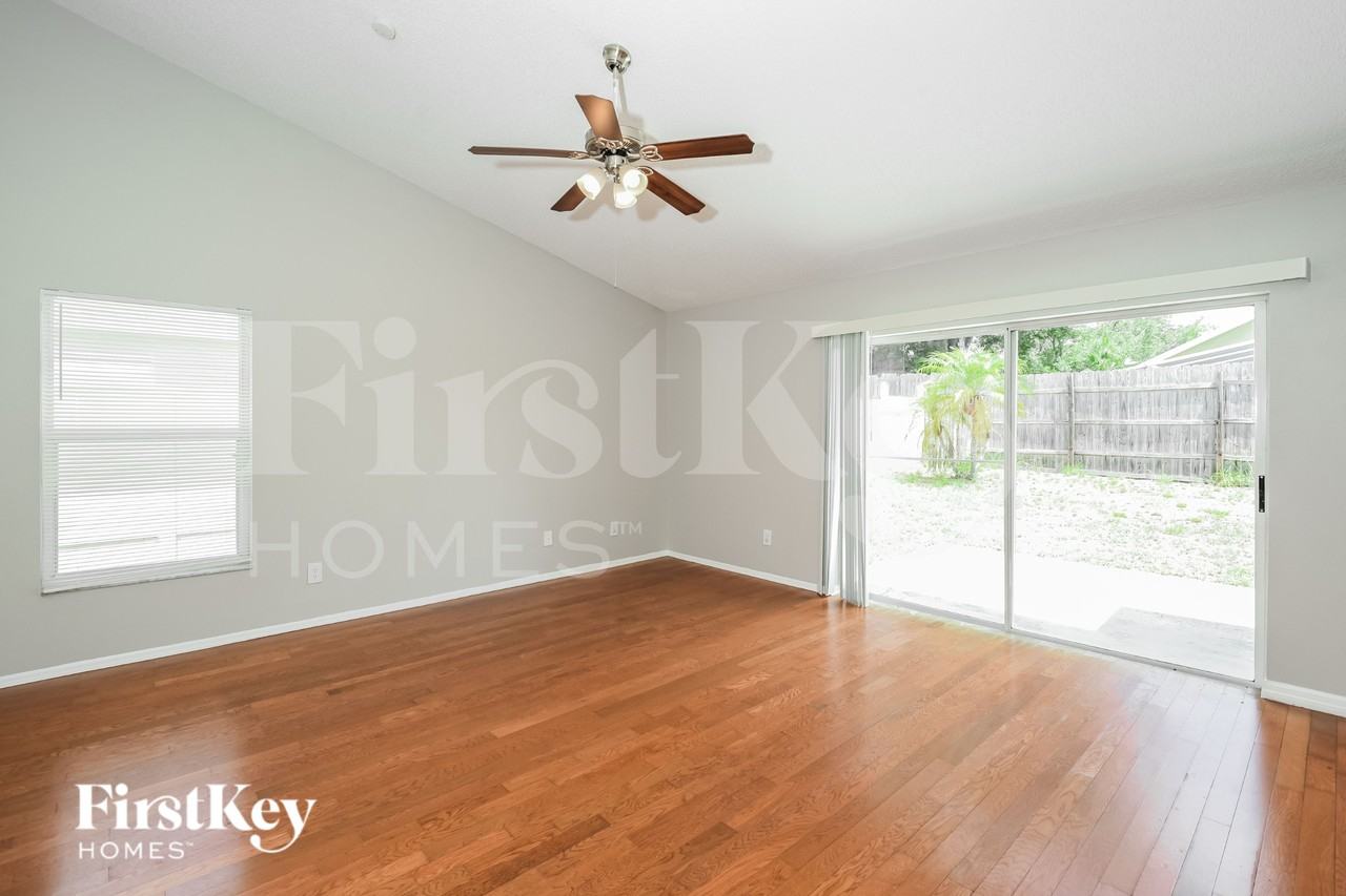 2738 Springfield Dr - Photo 3 of 16