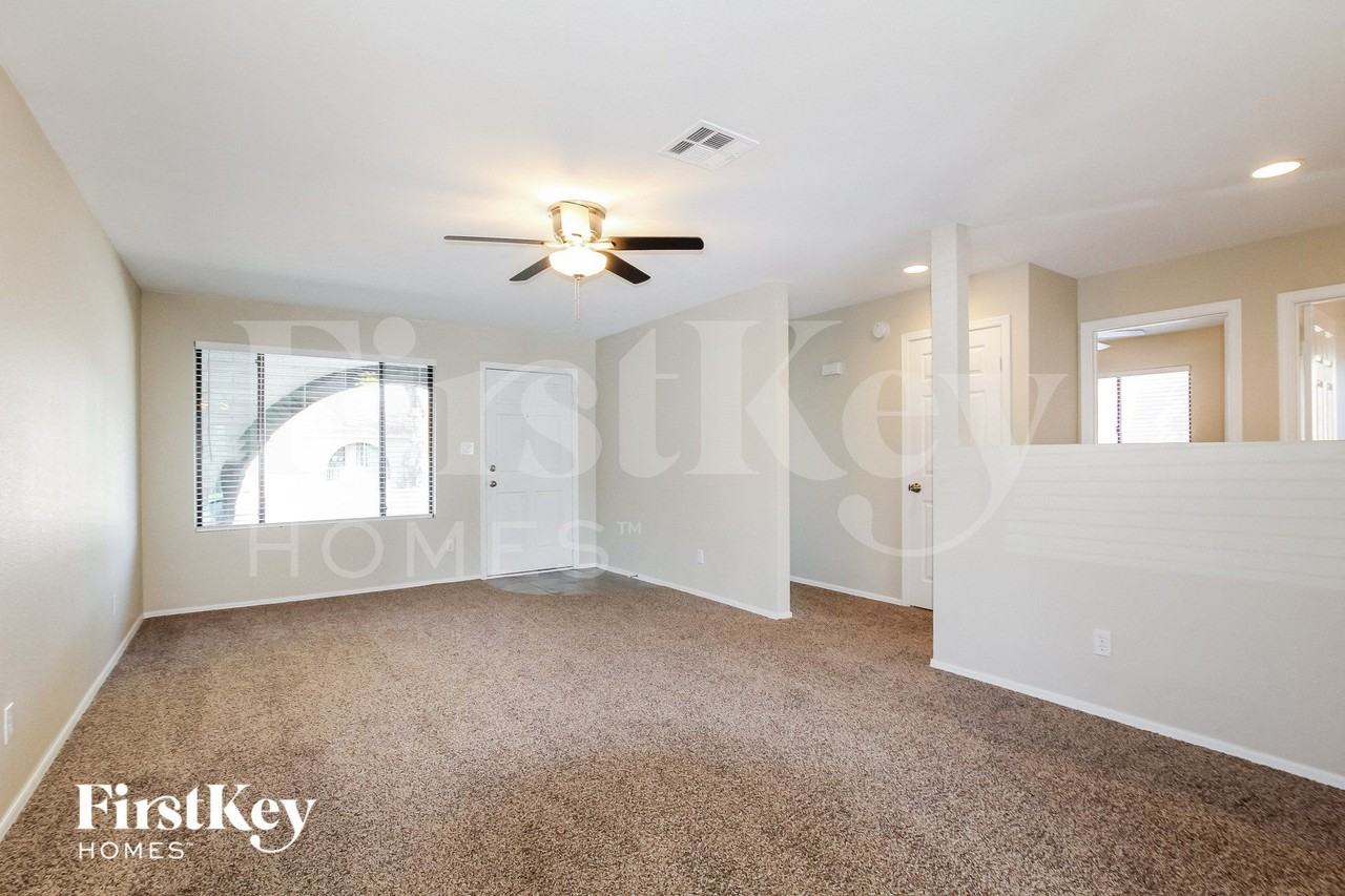 2733 W Villa Rita Dr - Photo 2 of 15