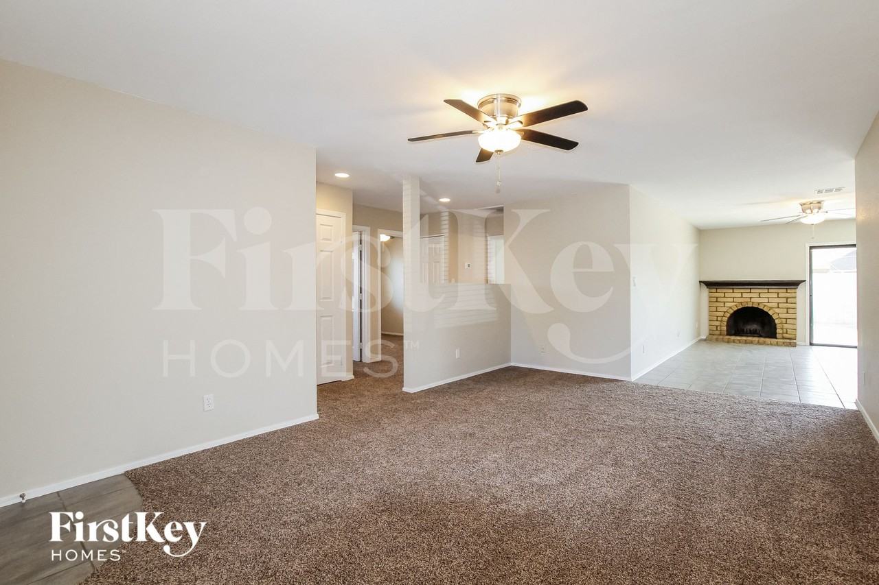 2733 W Villa Rita Dr - Photo 3 of 15