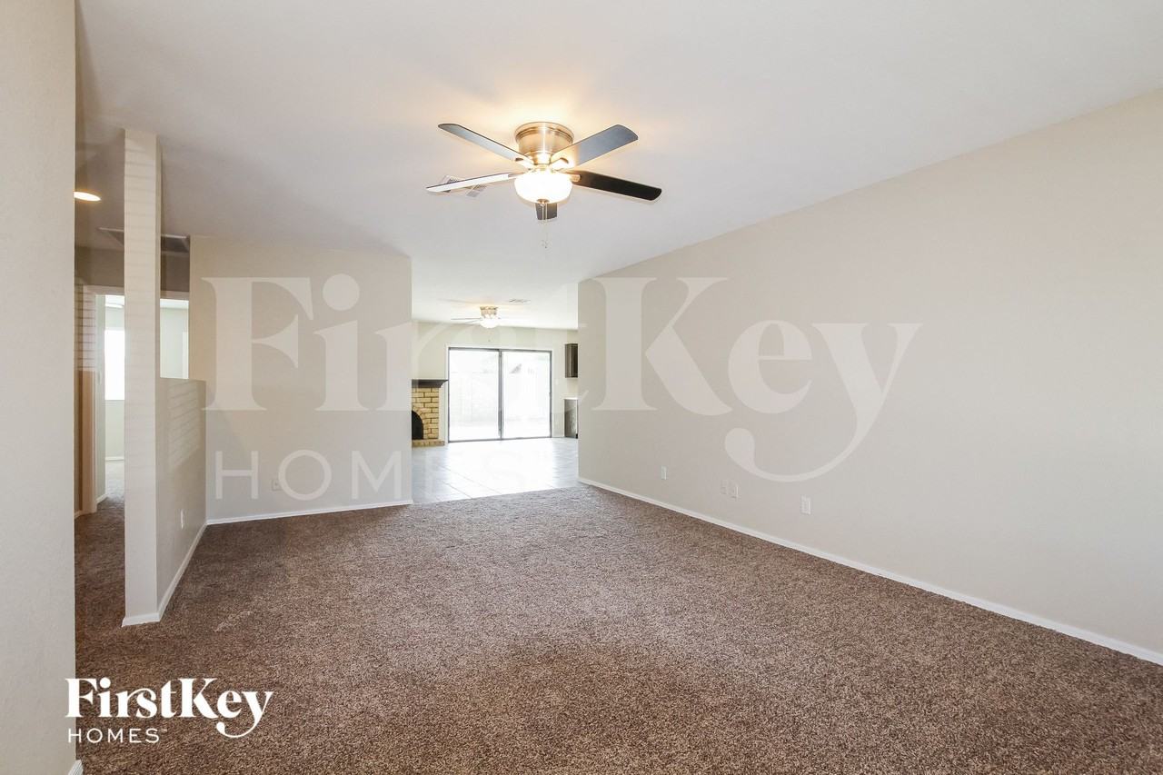 2733 W Villa Rita Dr - Photo 4 of 15