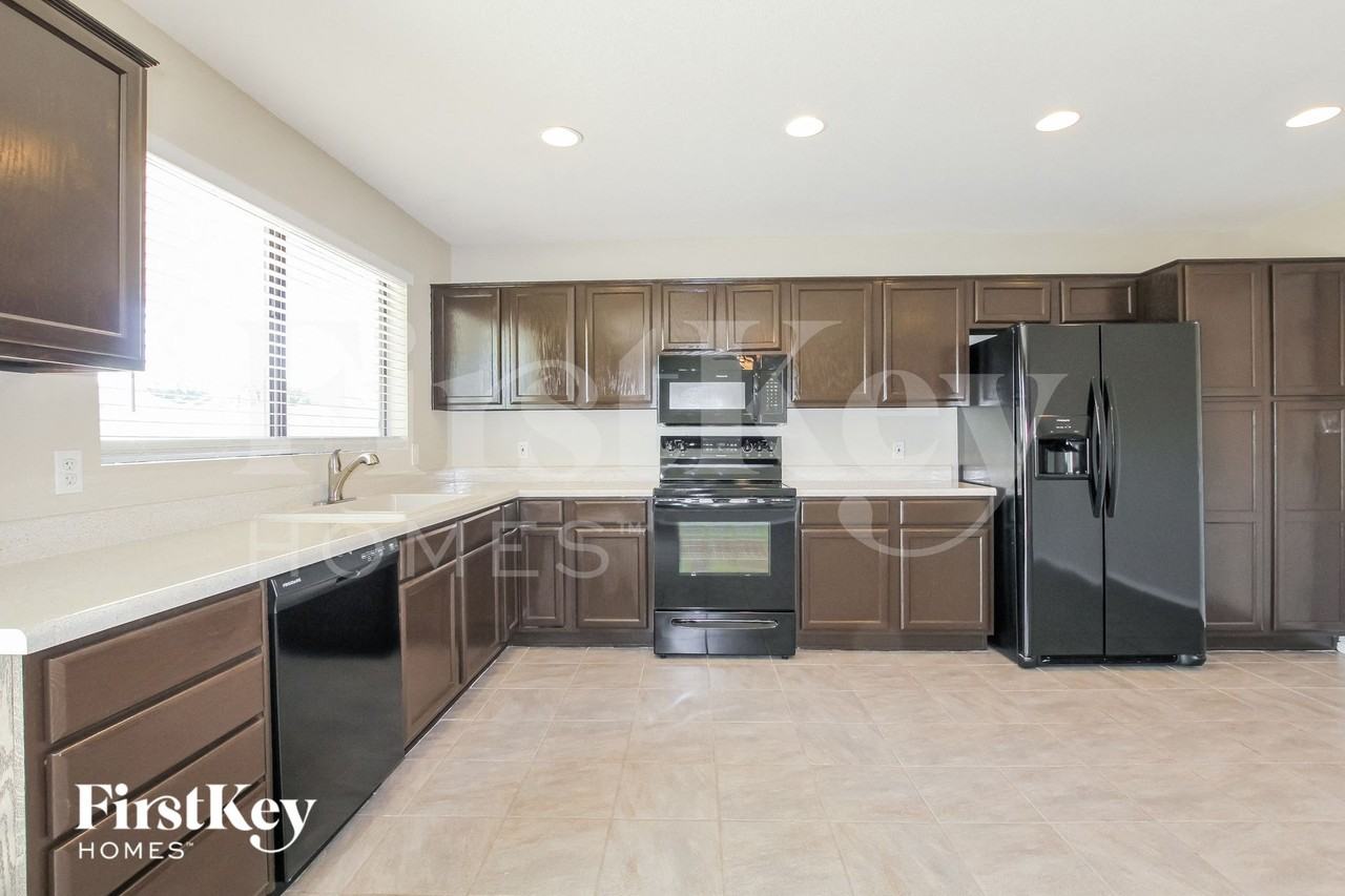 2733 W Villa Rita Dr - Photo 6 of 15