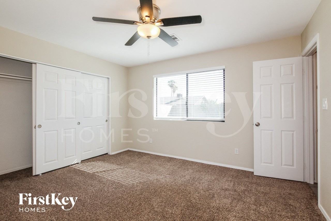 2733 W Villa Rita Dr - Photo 7 of 15
