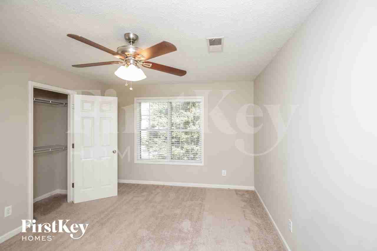 2701 Chadwick Ln Nw - Photo 4 of 15
