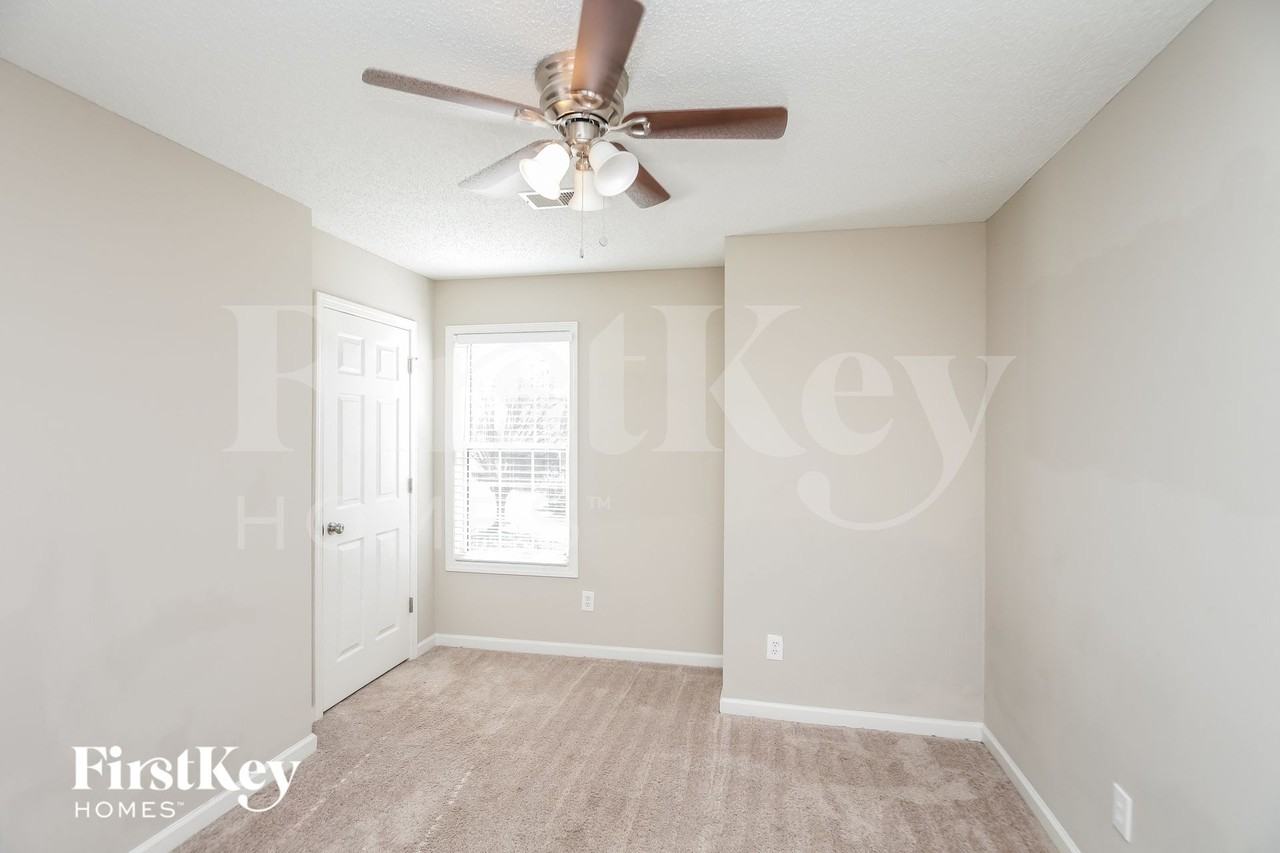 2701 Chadwick Ln Nw - Photo 5 of 15