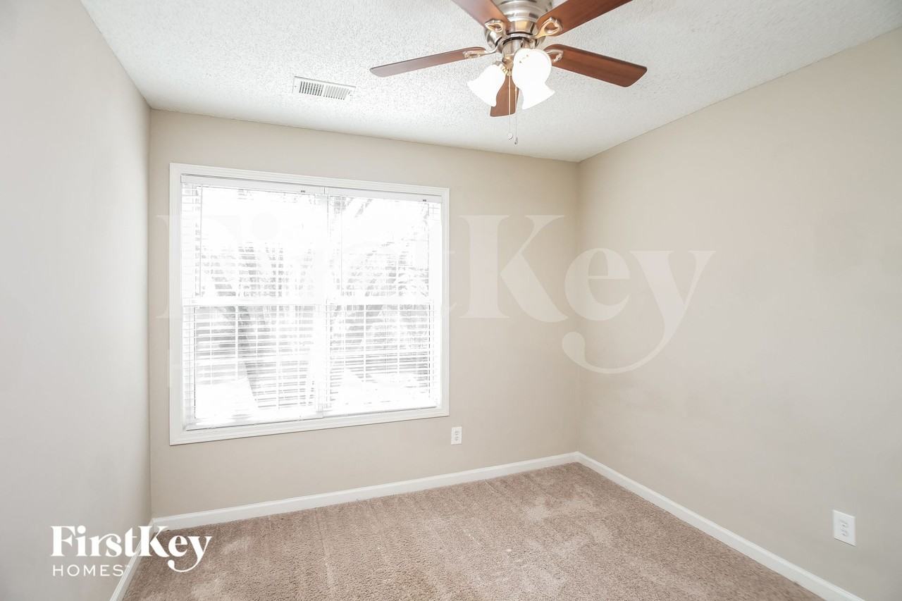 2701 Chadwick Ln Nw - Photo 6 of 15