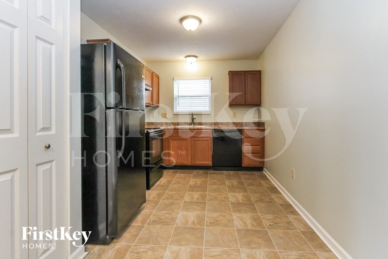 2287 Cedarmill Dr - Photo 5 of 15