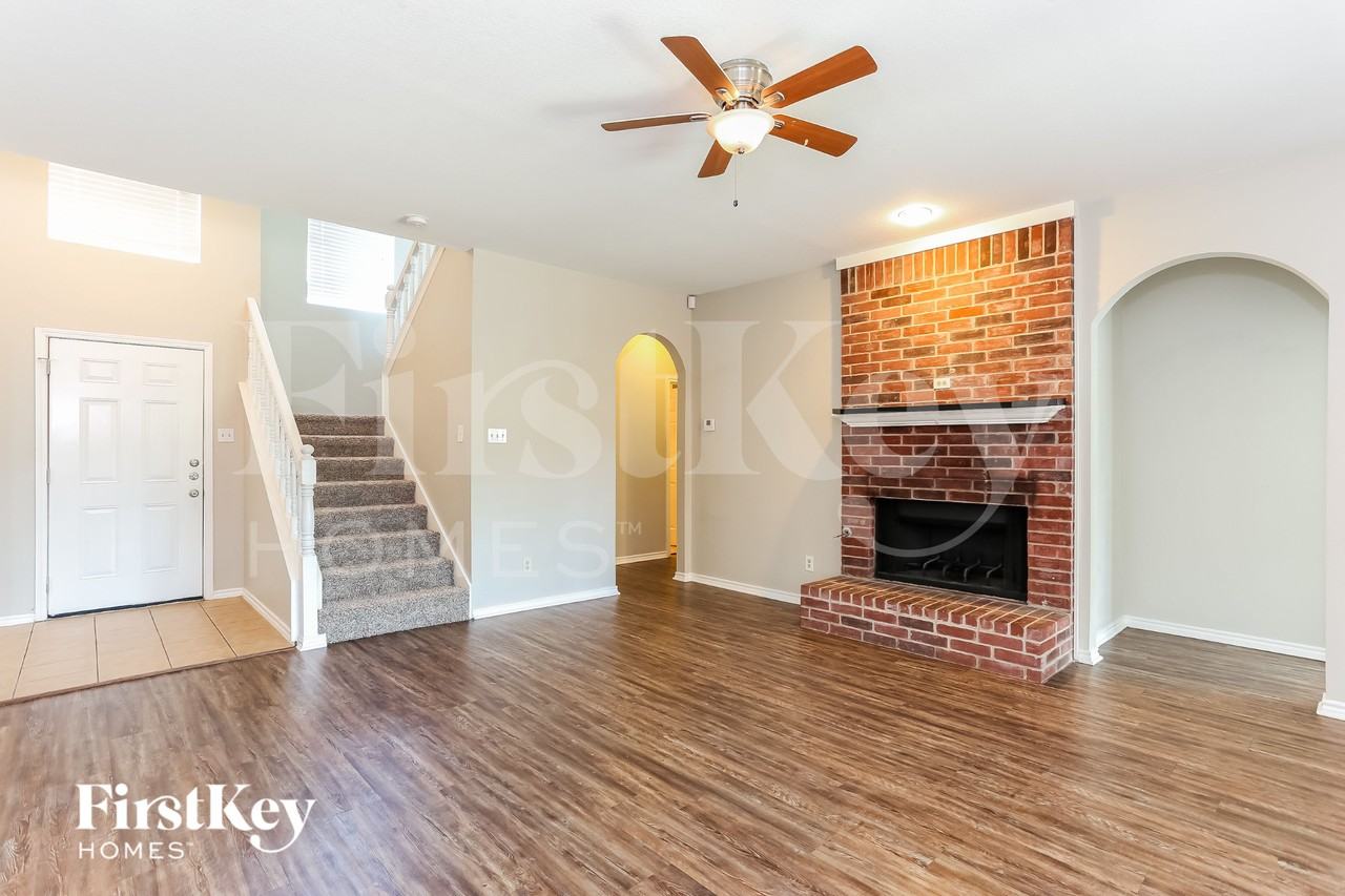 2230 Colgate Ct - Photo 3 of 15